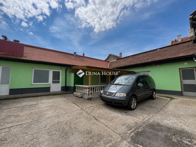 Kiadó üzlethelyiség, Dorogon 180 E Ft / hó