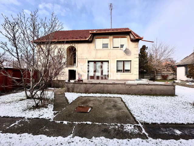 Kiadó családi ház, albérlet, Cegléden 300 E Ft / hó, 5 szobás