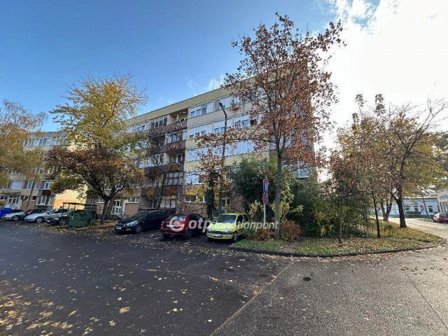 Eladó téglalakás, Nyíregyházán 43 M Ft, 2 szobás