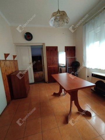 Eladó családi ház, Győrött 59 M Ft, 3 szobás