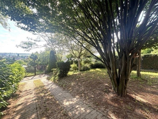 Eladó családi ház, Pécelen 129 M Ft, 5 szobás