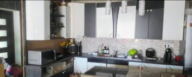 Eladó családi ház, Pilisen 120 M Ft, 7 szobás