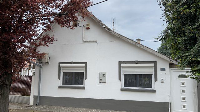 Eladó családi ház, Makón 39.9 M Ft, 3 szobás