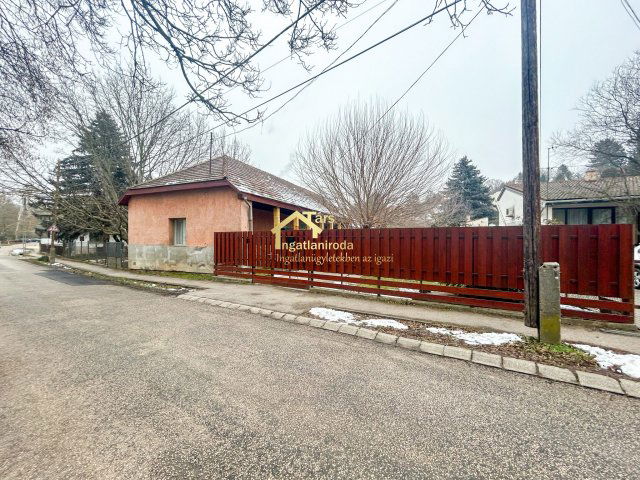 Eladó családi ház, Budapesten, II. kerületben 140 M Ft, 2 szobás