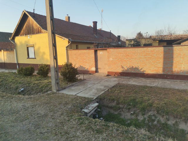 Eladó családi ház, Tiszakécskén, Arany János utcában 16.9 M Ft