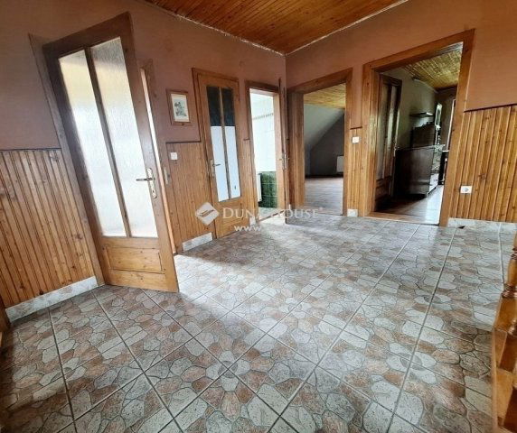 Eladó családi ház, Gödöllőn 169 M Ft, 11 szobás