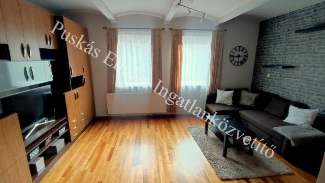 Kiadó téglalakás, albérlet, XIII. kerületben, Faludi utcában