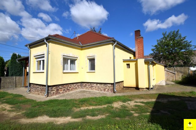 Eladó családi ház, Bükön 63 M Ft, 3 szobás