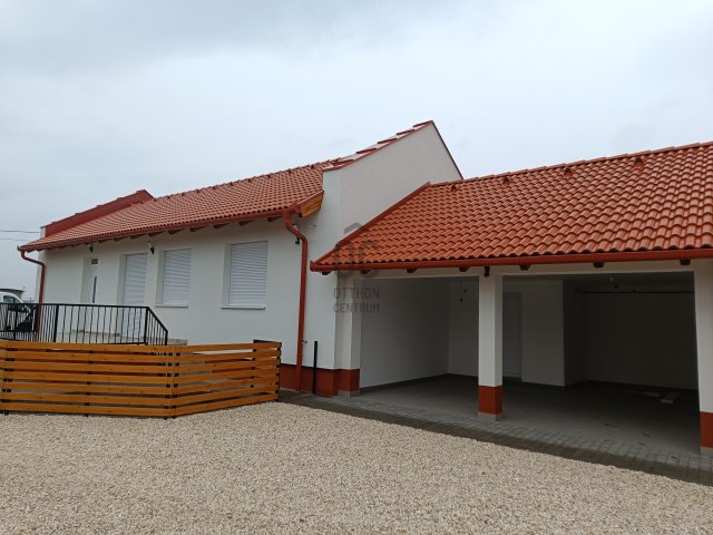 Eladó ikerház, Nyáregyházán 73.5 M Ft, 4 szobás