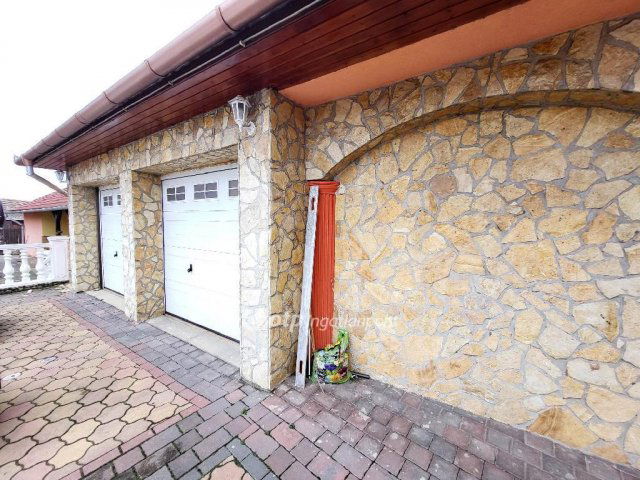 Eladó családi ház, Hajdúbagoson 129 M Ft, 4+1 szobás