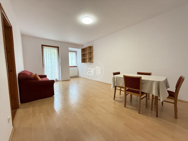 Eladó téglalakás, Szegeden, Tápai utcában 74.9 M Ft, 2+1 szobás