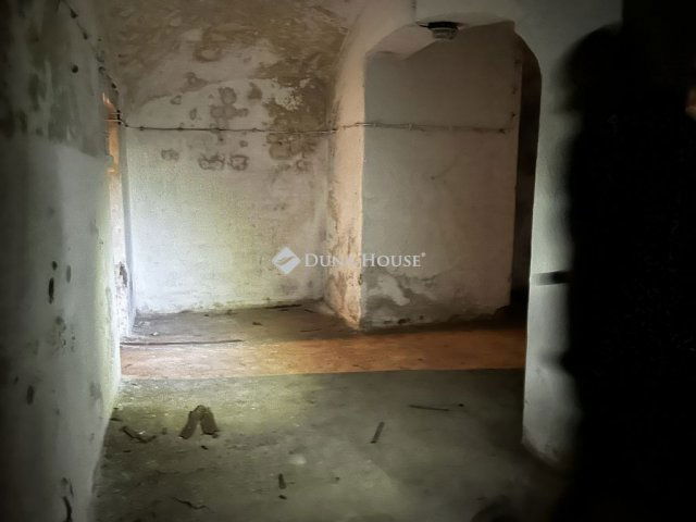 Eladó ipari ingatlan, Szombathelyen 7.7 M Ft / költözzbe.hu