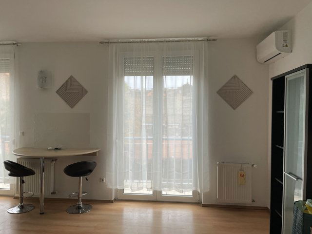 Kiadó téglalakás, albérlet, VIII. kerületben, Koszorú utcában