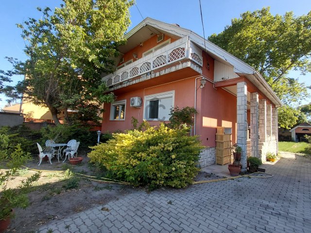 Eladó családi ház, Dunaharasztin 109 M Ft, 5 szobás