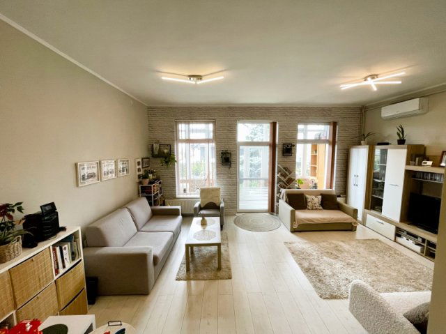 Eladó téglalakás, Pécsett 89.9 M Ft, 4 szobás