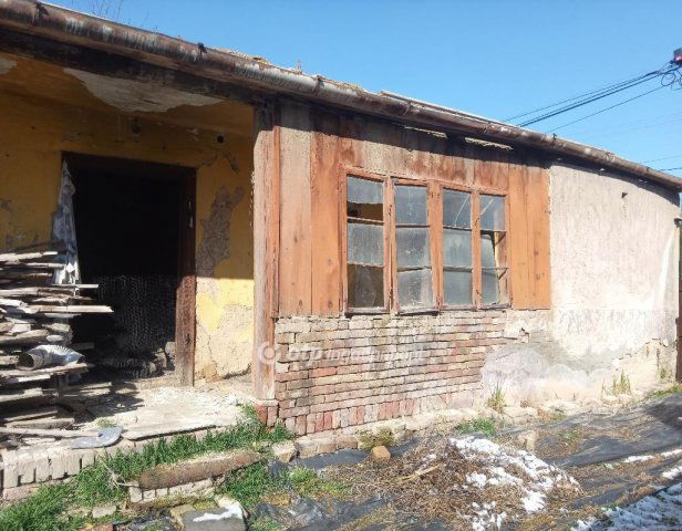 Eladó családi ház, Dombóváron 9.5 M Ft, 3 szobás