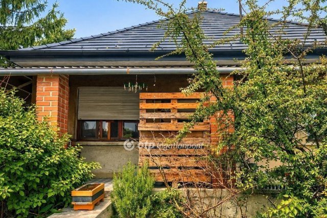 Eladó családi ház, Ócsán 79.9 M Ft, 3 szobás