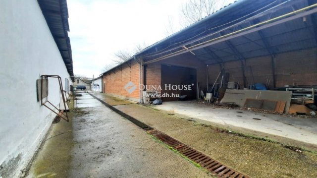 Eladó ipari ingatlan, Nyáregyházán 310 M Ft