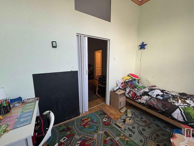Eladó téglalakás, Budapesten, VI. kerületben, Zichy Jenő utcában
