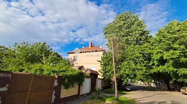 Eladó családi ház, Kecskeméten 69.9 M Ft, 6 szobás