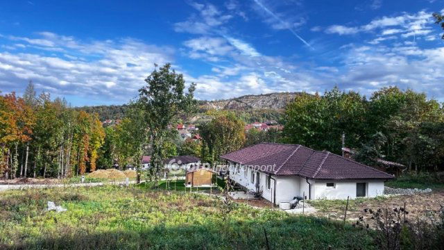 Eladó téglalakás, Pilisjászfalun 129.842 M Ft, 4 szobás
