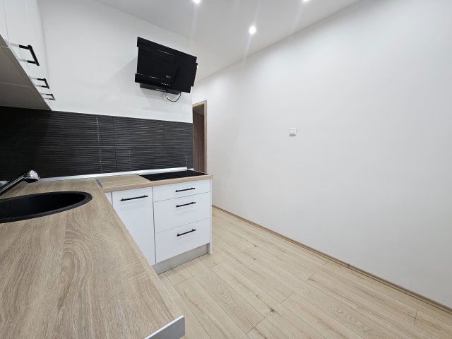 Eladó panellakás, Debrecenben, Jerikó utcában 71.9 M Ft