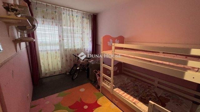 Eladó panellakás, Budapesten, XV. kerületben 69.9 M Ft, 4 szobás