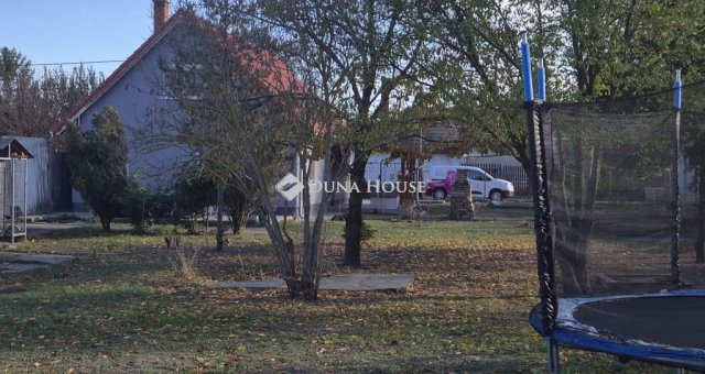 Eladó családi ház, Cegléden 57.9 M Ft, 5 szobás