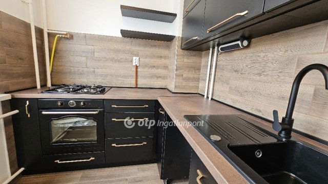 Eladó panellakás, Szentesen 39.9 M Ft, 1+1 szobás