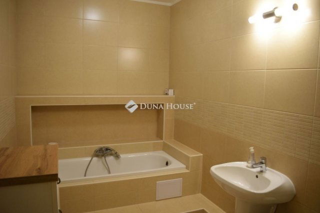 Eladó családi ház, Budapesten, III. kerületben 169 M Ft