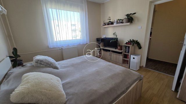 Eladó panellakás, Szegeden 52.99 M Ft, 2 szobás