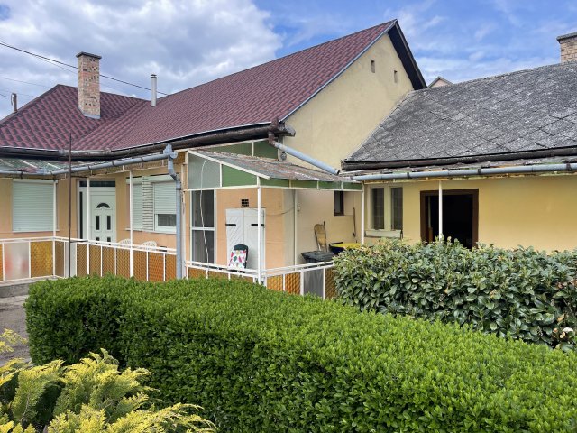 Eladó családi ház, Sényőn 42.9 M Ft, 3 szobás