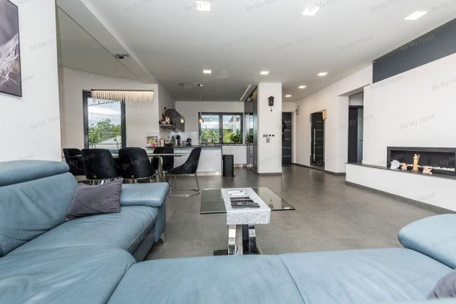 Eladó családi ház, Budapesten, III. kerületben 250 M Ft