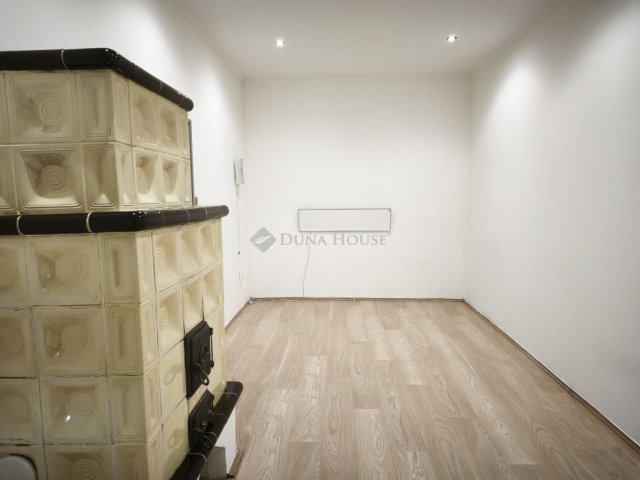 Eladó téglalakás, Szombathelyen 24.9 M Ft, 1 szobás