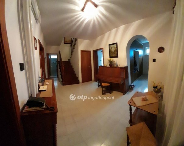 Eladó családi ház, Tatabányán 115 M Ft, 4 szobás