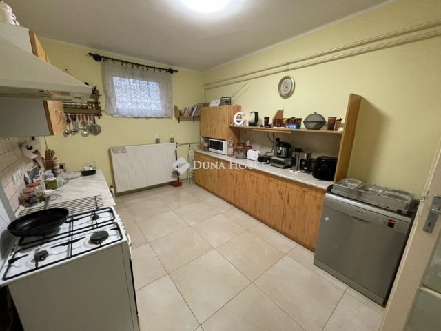 Eladó családi ház, Nagykőrösön 60 M Ft, 4 szobás