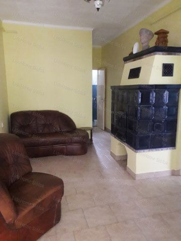 Eladó családi ház, Kőröshegyen 55 M Ft, 9 szobás
