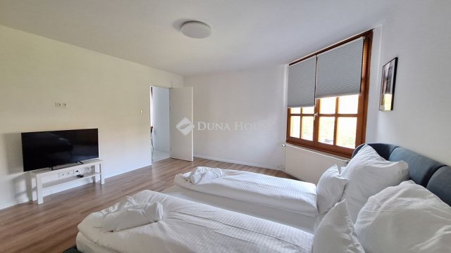 Eladó téglalakás, Budapesten, I. kerületben, Batthyány utcában