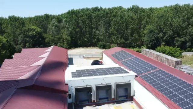 Eladó ipari ingatlan, Üllőn 2000 M Ft, 4 szobás