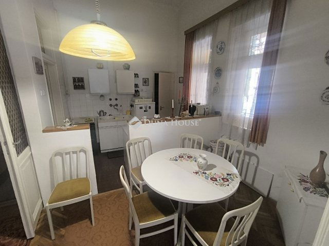 Eladó téglalakás, Kecskeméten 42 M Ft, 2 szobás