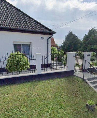 Eladó családi ház, Rácalmáson 69.9 M Ft, 2+1 szobás