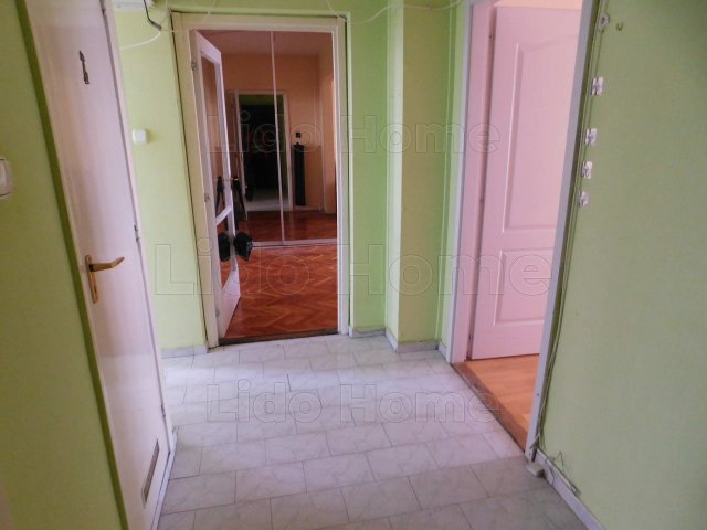 Eladó panellakás, Székesfehérvárott 61.9 M Ft, 3+1 szobás