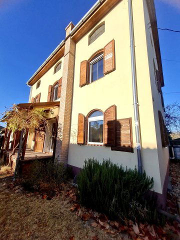 Eladó családi ház, Dunaharasztin 150 M Ft, 3+4 szobás