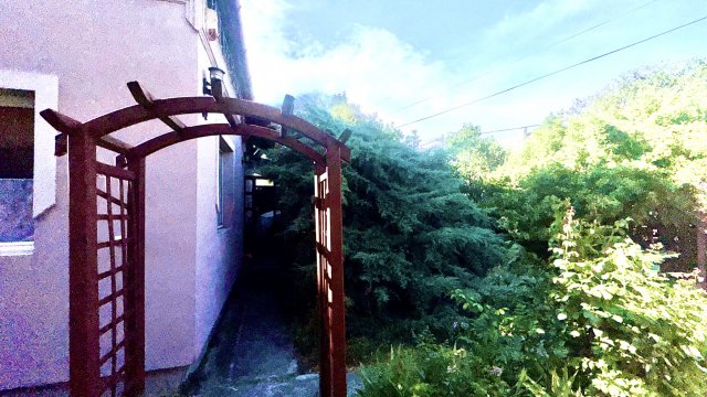 Eladó családi ház, Székesfehérvárott 97.9 M Ft, 5 szobás