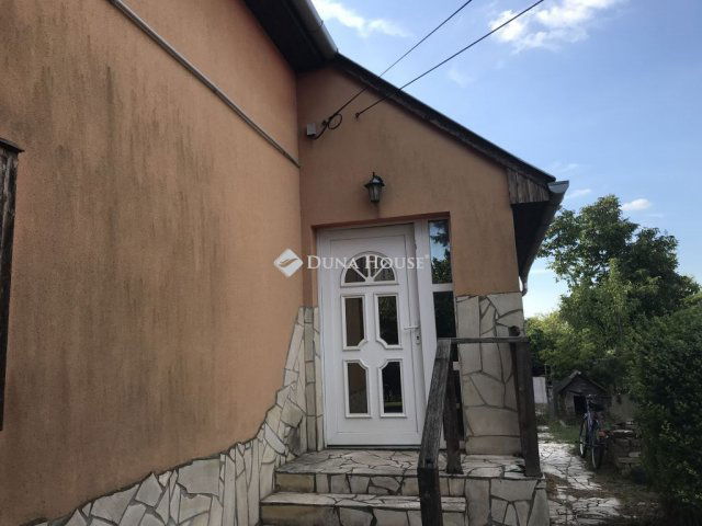 Eladó családi ház, Székesfehérvárott 89 M Ft, 4 szobás