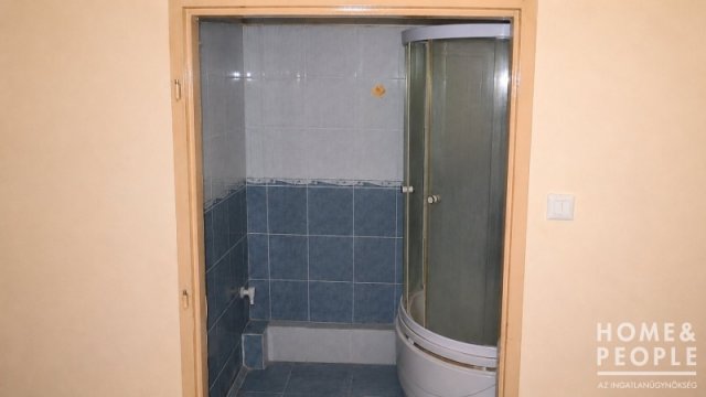Eladó téglalakás, Szegeden 53 M Ft, 2+1 szobás