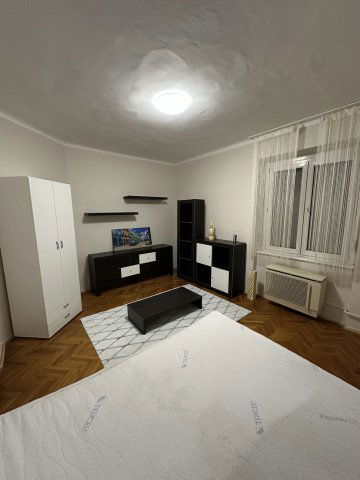 Kiadó téglalakás, albérlet, Pécsett 200 E Ft / hó, 2 szobás