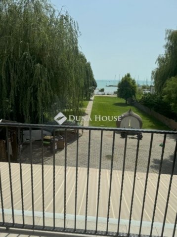 Eladó családi ház, Balatonkenesén 499 M Ft, 3 szobás