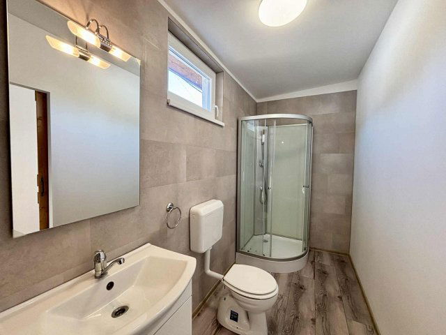 Eladó családi ház, Pápán 35.9 M Ft, 1+1 szobás