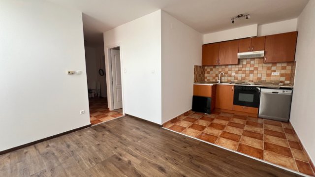 Eladó téglalakás, Budapesten, XVIII. kerületben 100 M Ft